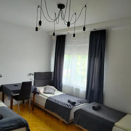 Hostal 11