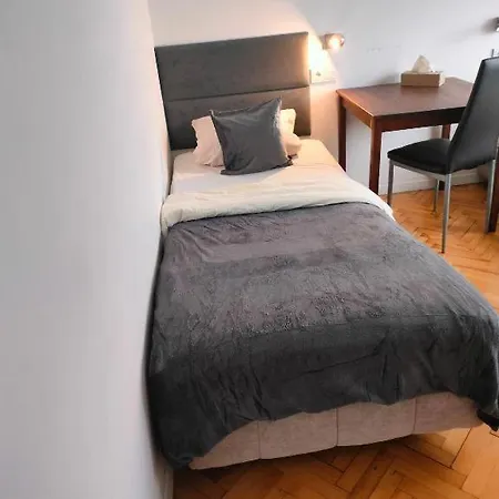 11 Hostal Kozienice