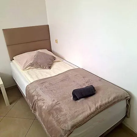 11 Hostel *